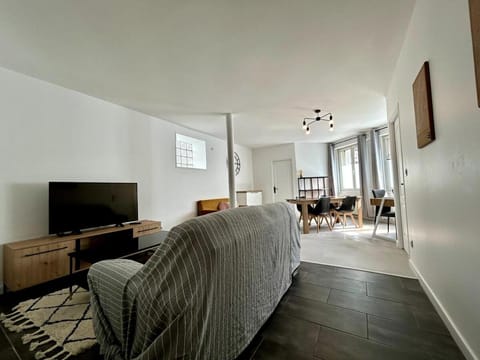 Communal lounge/ TV room, Living room
