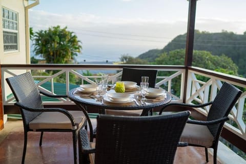 Day, View (from property/room), Balcony/Terrace, Seating area, Mountain view