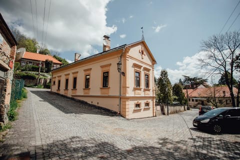 Property building, Neighbourhood, Street view, Location