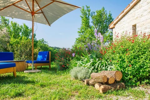 Property building, Restaurant/places to eat