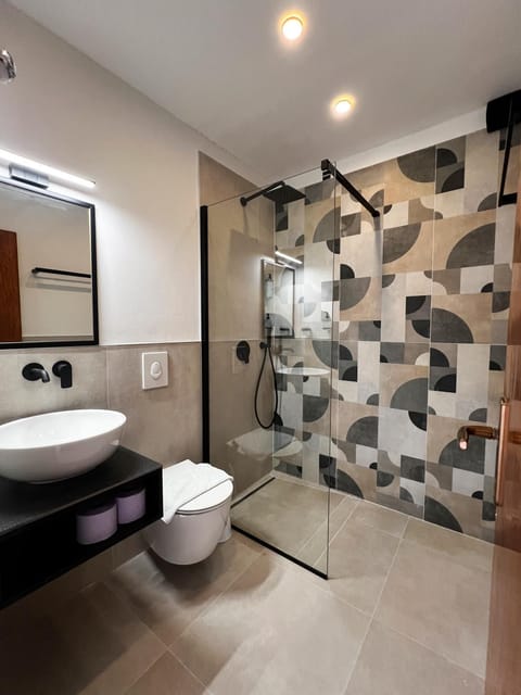 Shower, Toilet, Bathroom