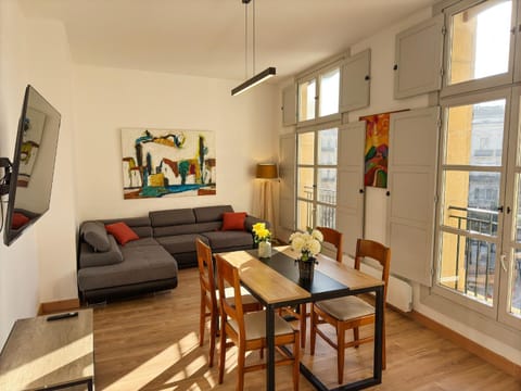 TV and multimedia, Living room, Dining area