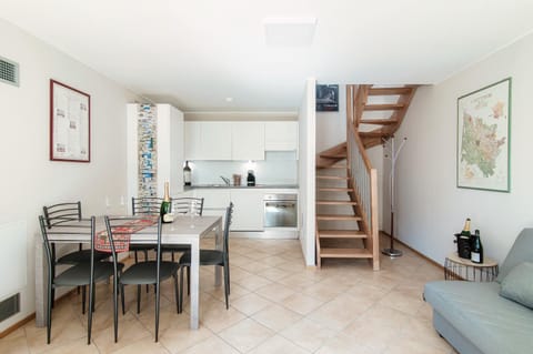 Kitchen or kitchenette, Living room, Seating area, Dining area, pet friendly