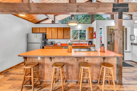 Carnelian Bay Retreat with Deck & Bonus Room House in Tahoe Vista