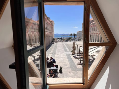 Nearby landmark, Day, Neighbourhood, View (from property/room), City view, Landmark view, Sea view