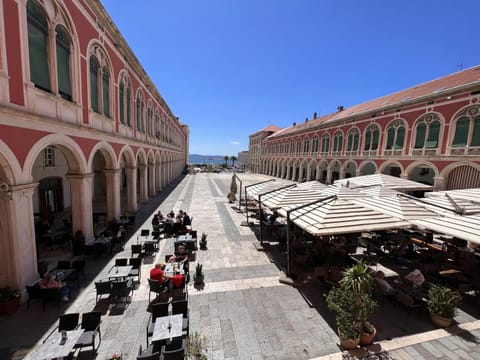 Nearby landmark, Day, Neighbourhood, City view, Landmark view, Sea view, Location