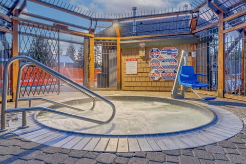 Modern 3BD -Walk to Lake & Beach House in Dollar Point