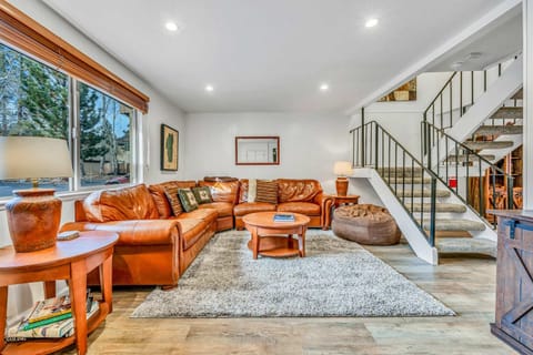 Modern 3BD -Walk to Lake & Beach House in Dollar Point