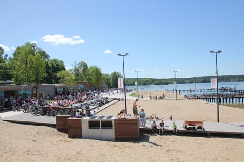 Nearby landmark, Day, People, Natural landscape, Beach, Evening entertainment