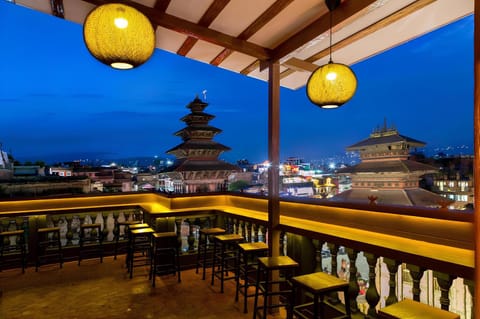 Nearby landmark, Restaurant/places to eat, Lounge or bar, Dining area, Landmark view