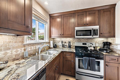 Coffee/tea facilities, Kitchen or kitchenette, minibar, pet friendly