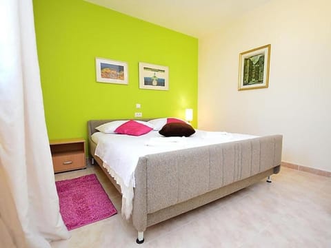 VILLA BIJOUX, Private pool, 500m to the sea and two apartments for two families House in Fažana