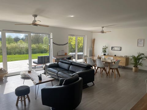 Patio, Living room, Dining area, fireplace