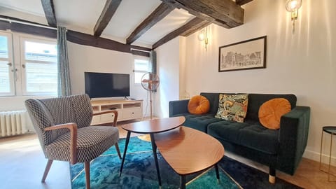 TV and multimedia, Living room, Seating area