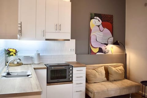 Kitchen or kitchenette, Living room