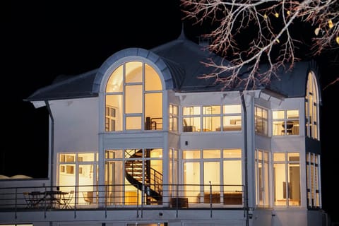 Property building, View (from property/room), Balcony/Terrace