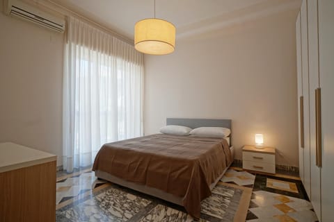 Bed, Photo of the whole room, Bedroom, air conditioner