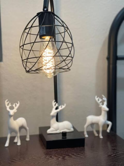 Modern hilltop cabin, 3 miles from Snow Valley Cabin in Arrowbear Lake