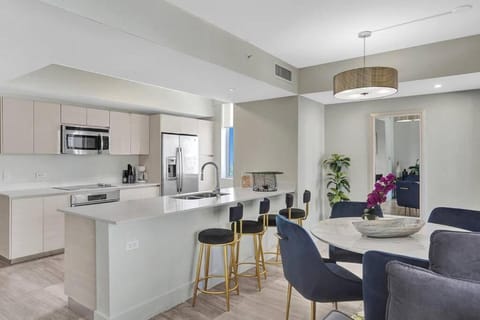 Luxury condo with ocean view 4Bedrooms 3Bathrooms Apartment in Hallandale Beach