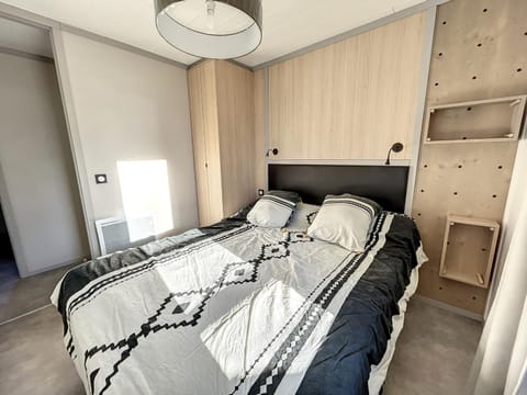 Chalet cosy avec terrasse, 6 couchages, piscine chauffée, proche plage et commerces - FR-1-361-477 Chalet in Saint-Pair-sur-Mer