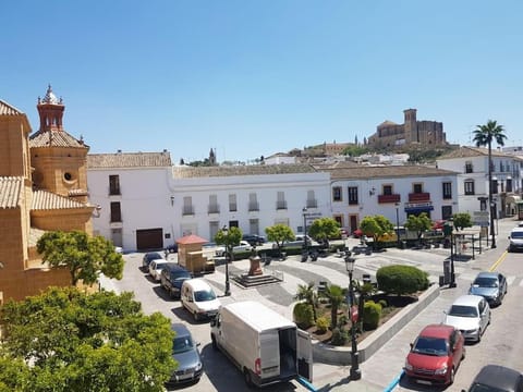 City view, Street view, Location