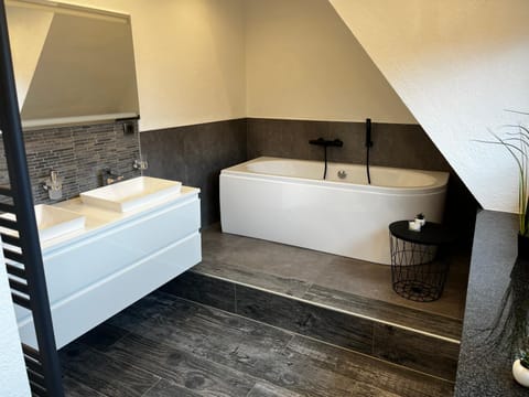 Bathroom, Bath