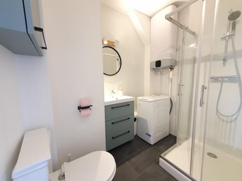 Shower, Toilet, Bathroom