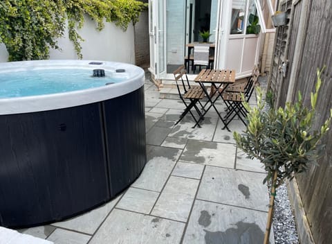 Central Cottage, Hot Tub House in Stratford-upon-Avon