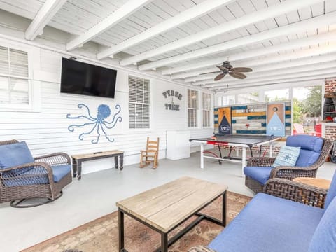 Beach Bum Inn House in Tybee Island