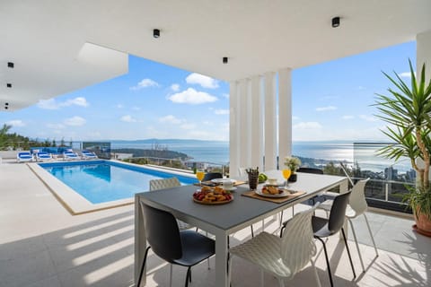 Sea view, Swimming pool