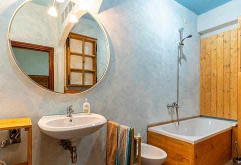 la porta di destra Apartment in Foiano della Chiana