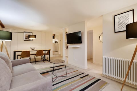Communal lounge/ TV room, TV and multimedia, Living room, Seating area, internet