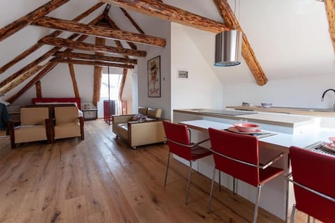 Kitchen or kitchenette, Living room