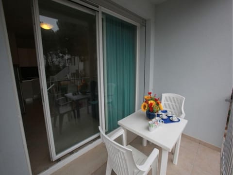 Balcony/Terrace, furniture