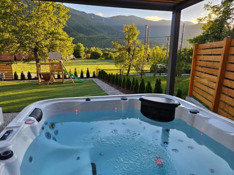 Day, Hot Tub, Mountain view