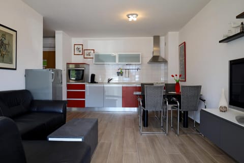 Living room, Seating area, Dining area, kitchen