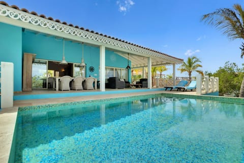 Patio, Day, Dining area, Pool view, Swimming pool, sunbed