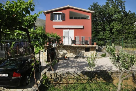 Property building, Garden view, Parking