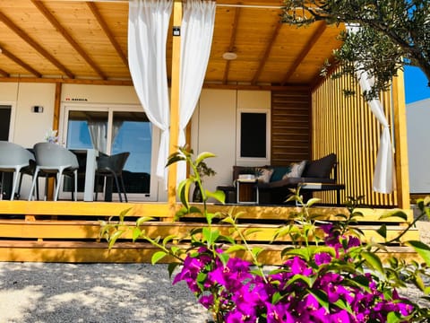 Patio, Balcony/Terrace, Seating area