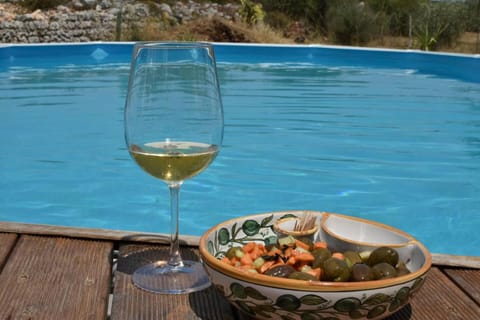 Food and drinks, Pool view