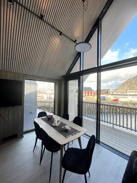 TV and multimedia, View (from property/room), Balcony/Terrace, Dining area, Mountain view, Sea view