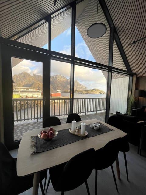 View (from property/room), Balcony/Terrace, Living room, Seating area, Dining area, Mountain view, Sea view