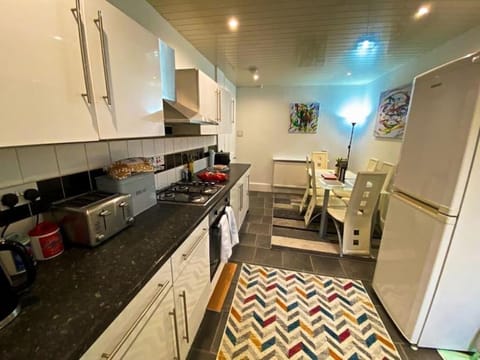 Coffee/tea facilities, Seating area, Dining area, minibar, pet friendly, stove, toaster, washing machine