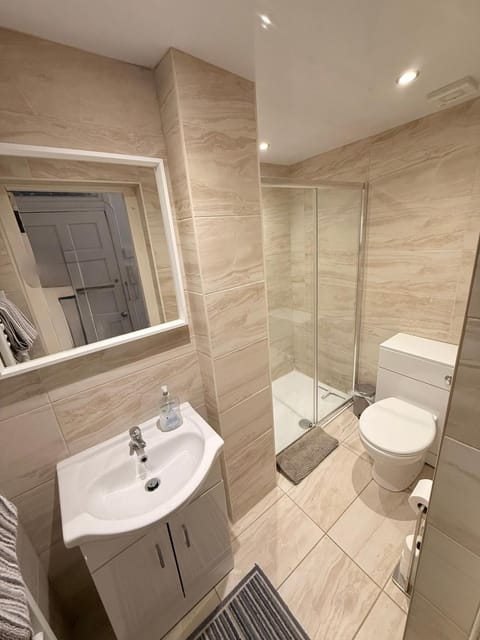 Paisley Pad Glasgow Gateway second floor flat Apartment in Paisley