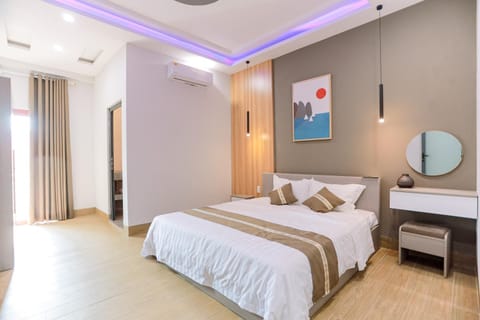 Bed, Bedroom, wardrobe, air conditioner