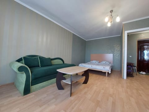 Bed, Seating area, Bedroom