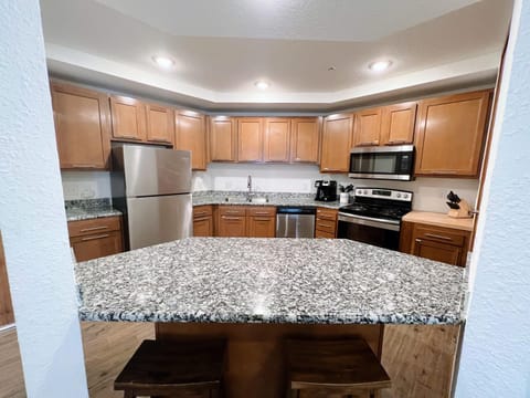 Coffee/tea facilities, Kitchen or kitchenette, Dining area, dishwasher, minibar, pet friendly, stove