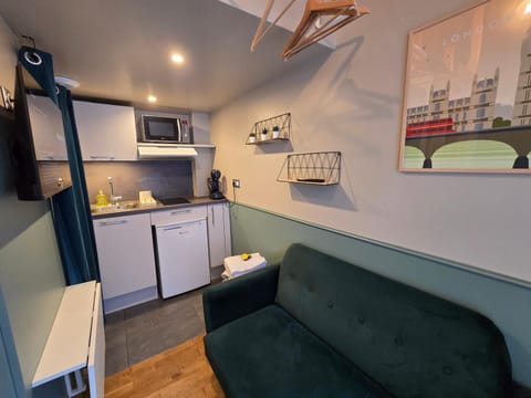 2G- Studio tout équipé avec cuisine proche Paris Apartment in Issy-les-Moulineaux