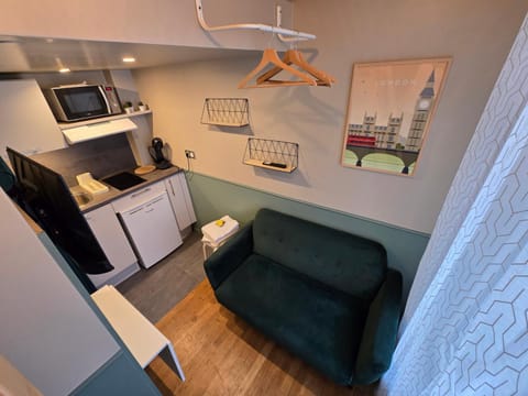 2G- Studio tout équipé avec cuisine proche Paris Apartment in Issy-les-Moulineaux