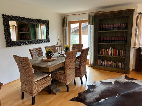 Alpen Suite Tegernsee - große Sonnenterasse und idyllischer Garten Apartment in Tegernsee